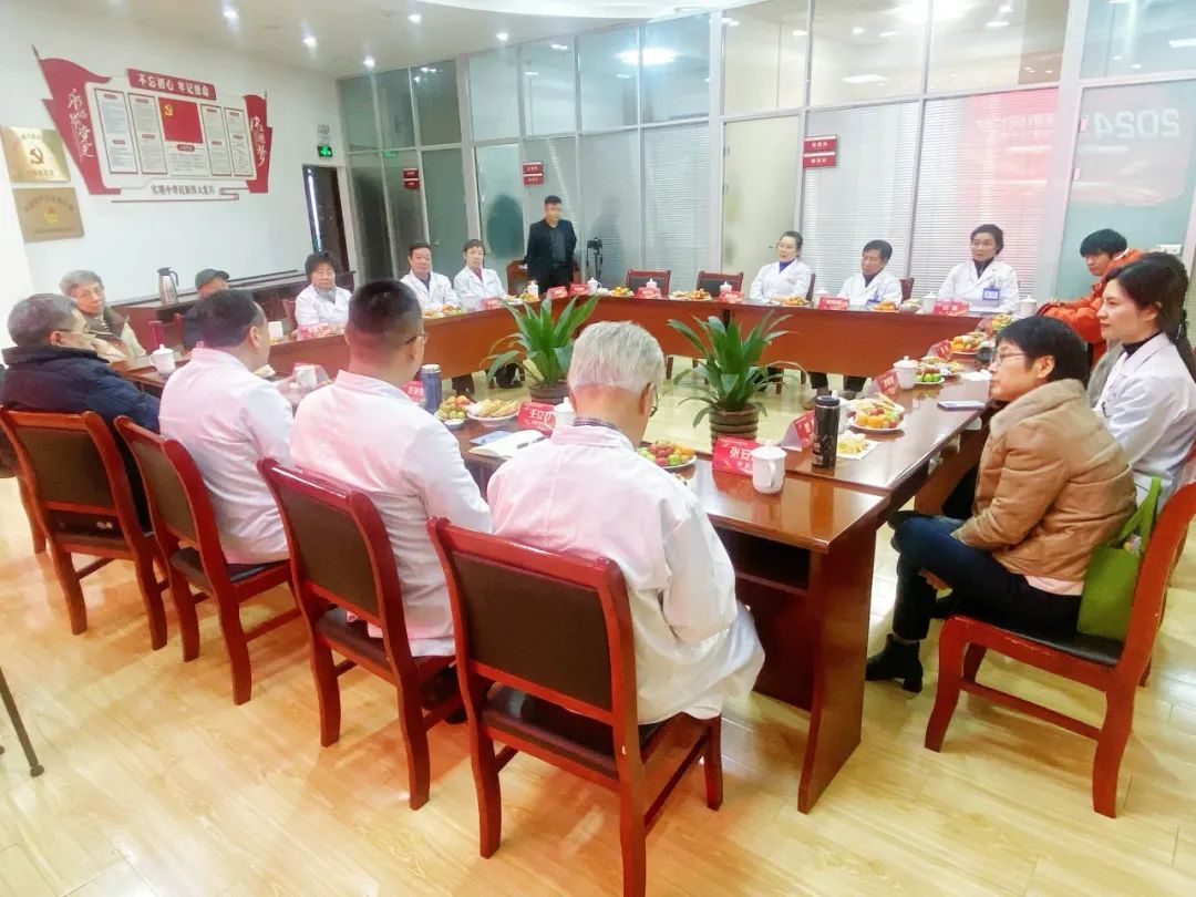 三甲名医团呼吸肺病研讨会在长淮召开